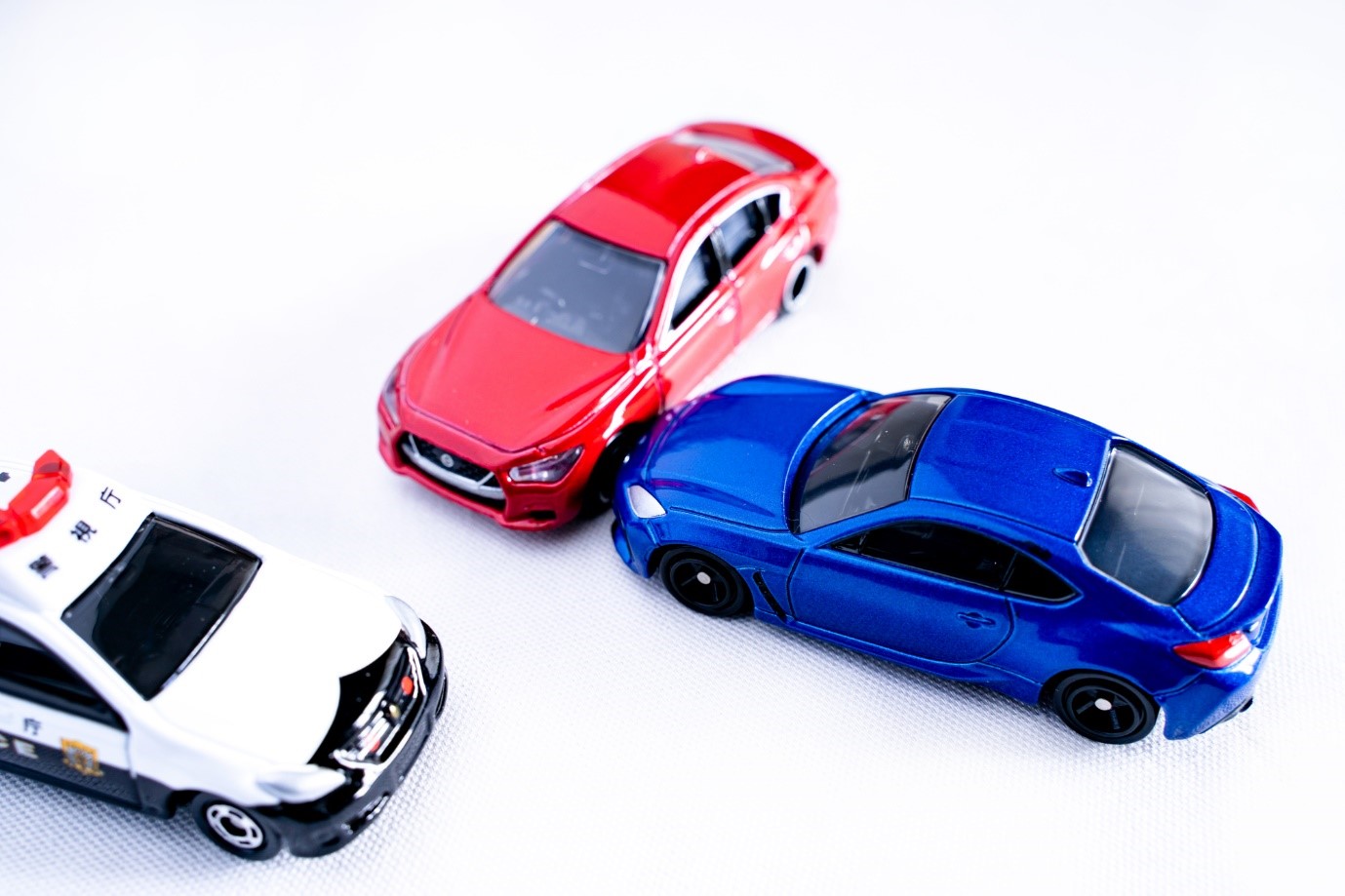 記事サムネイル画像:通勤災害とは?労災保険の手続き、認定がおりない場合の対処法を解説